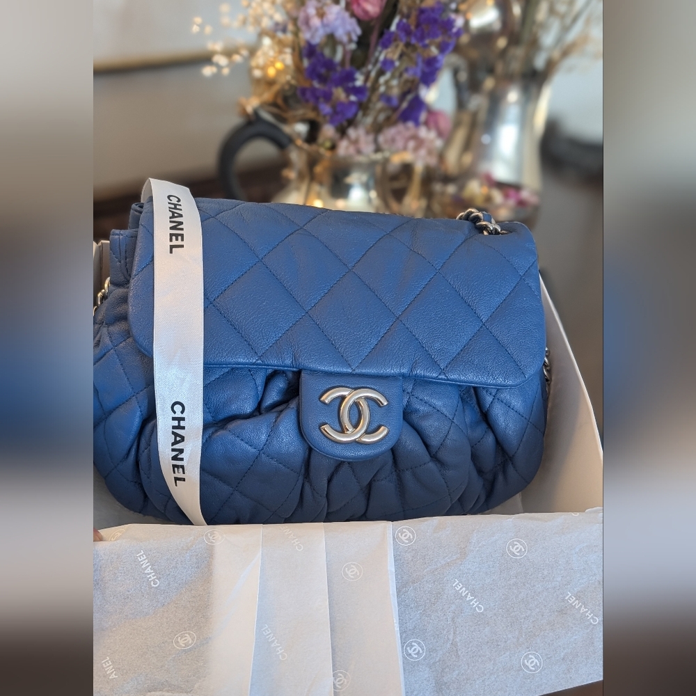 Chanel Blue Quilted Leather Chain Bag - Picture 2 of 16